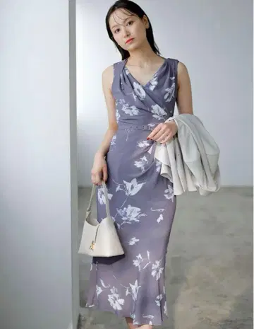 SNIDEL 페인트 플라워 프린트 원피스