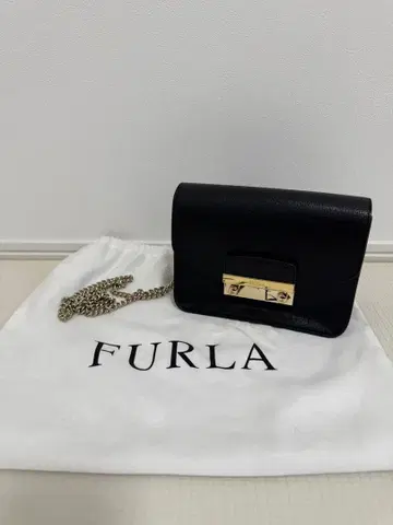 FURLA 블랙 가죽 숄더백