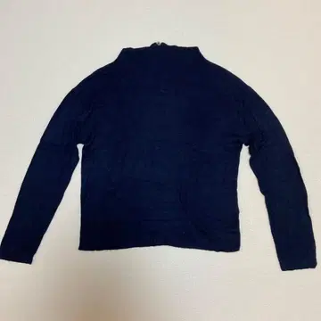 네이비 하이넥 니트 긴팔