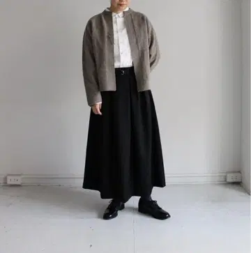 새상품급 OUVERT 턱 개더 스커트