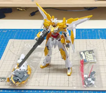 HGBF 1/144 카테드랄 건담 기본 조립 완성품