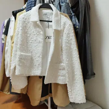 ZARA 화이트 비즈 자켓