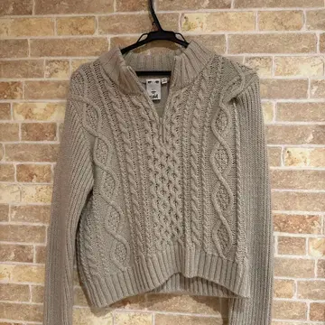 X-girl 베이지 케이블 니트 하이넥 스웨터