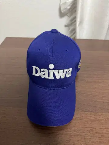 다이와 파란색 캡 오픈 대회 로고 포함