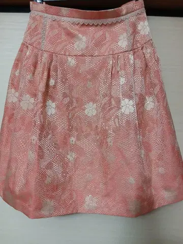 센소유니코 핑크 계열 스커트