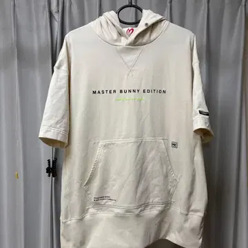 MASTER BUNNY EDITION 후드티 크림색
