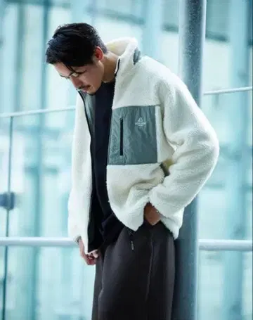 VERTIGO DESIGNS 보아 자켓 화이트