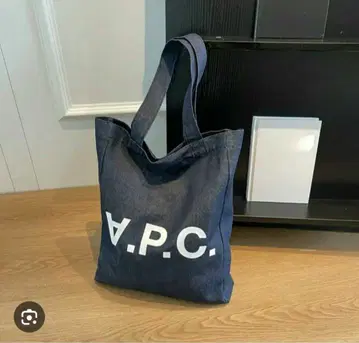 [ 새상품 ] A.P.C. 다크 블루 토트백