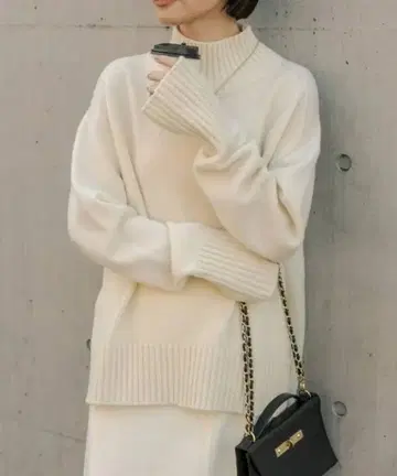 리브드 로와 RIVE DROITE 하이넥 니트