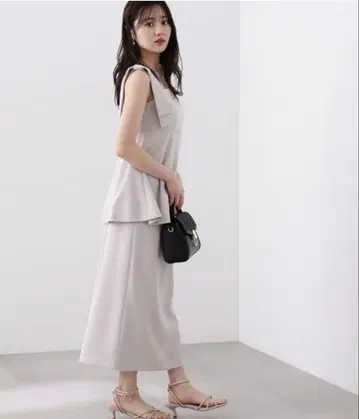 새상품 택 프로포션 바디 드레싱 벨트 포함 사이드 슬릿 타이트 스커트