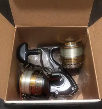 [상자 포함] Daiwa LIBERTY 2506 스피닝 릴