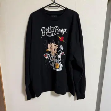 [ 새상품급 ] Betty Boop 블랙 맨투맨 L