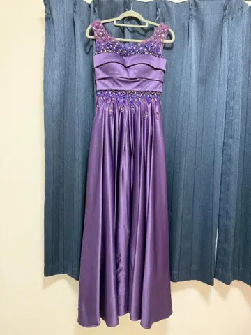 엘레강트한 보라색 비즈 장식 롱 드레스