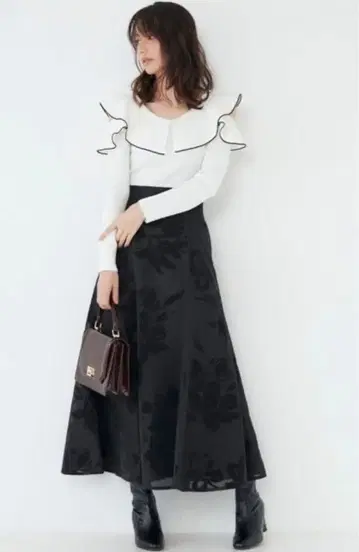 MERCURYDUO 플로키 프린트 플레어 스커트