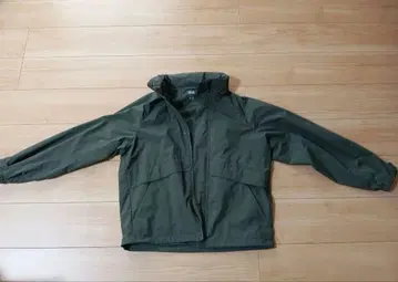 올리브 그린 나일론 자켓 후드 부착 (수납 가능)