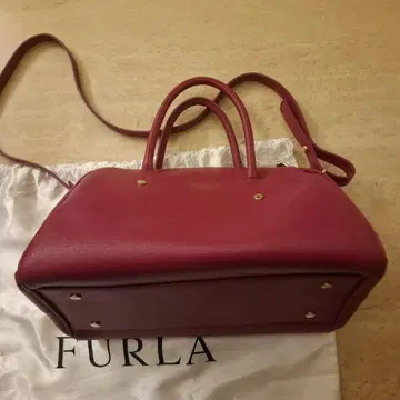FURLA 버건디 가죽 핸드백