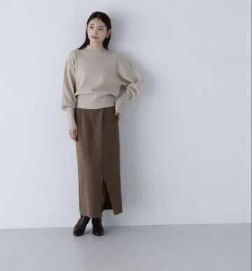 택 포함 새상품 내추럴 뷰티 베이직 아지메 슬릿 포켓 스커트