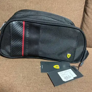 택 포함 새상품. 스쿠데리아 페라리 숄더백 블랙