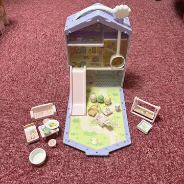 서로가 서로를 좋아하는 캐릭터와 함께하는 컬러풀 하우스