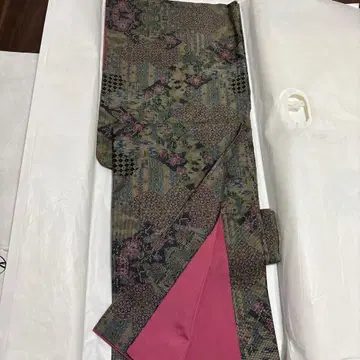 꽃무늬 그린 계열 핑크 계열 기모노