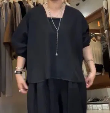 CYAN CYAN TOKYO 트리밍 돌먼 V 블라우스