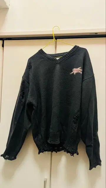 yonger song 데미지 니트