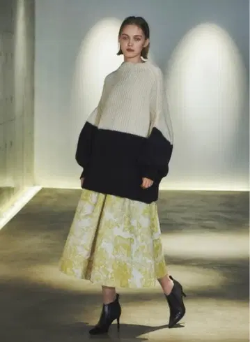 엘프 랭크 니트 스웨터 바이컬러