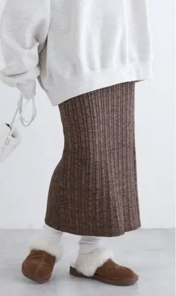 Wcloset 랜덤 리브 타이트 니트 스커트 브라운