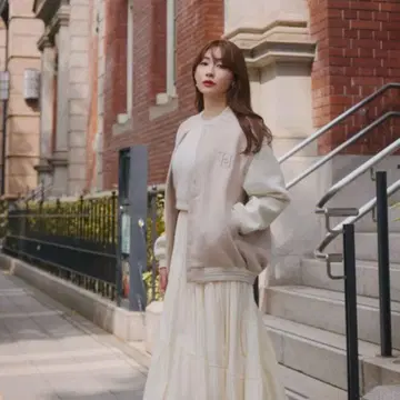 새상품 her lip to H 로고 바시티 재킷 베이지