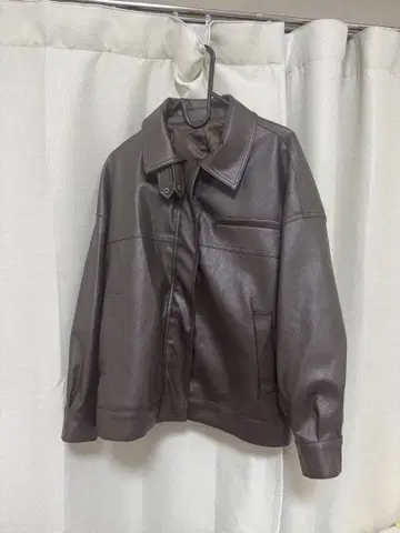 다크 브라운 가죽 자켓