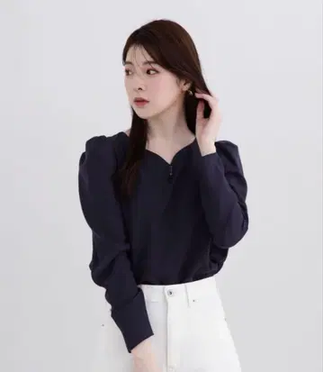 택 포함 새상품 프로포션 바디 드레싱 하트컷 시어 블라우스