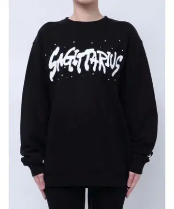 GYDA 세이세이 콜라보 SAGITTARIUS 큐빅 맨투맨 상의