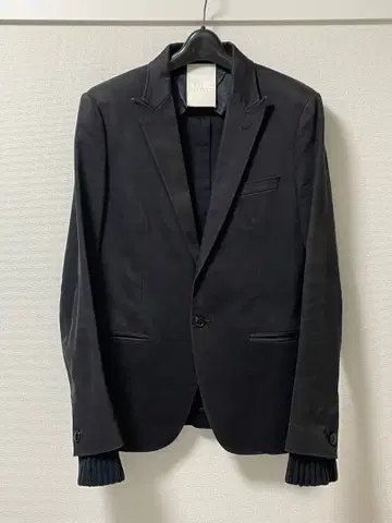 ONE GRAVITY 블랙 테일러드 자켓