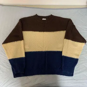 ONCILY 브라운 보더 니트