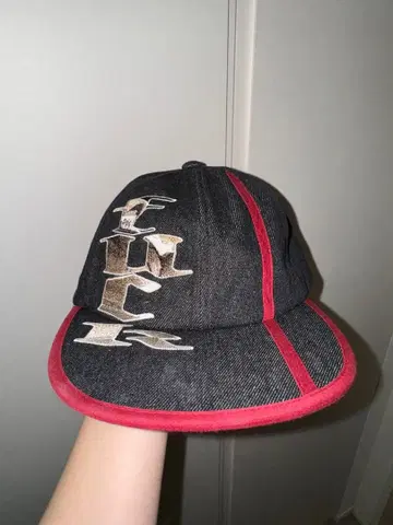 heaven by marc jacobs 캡