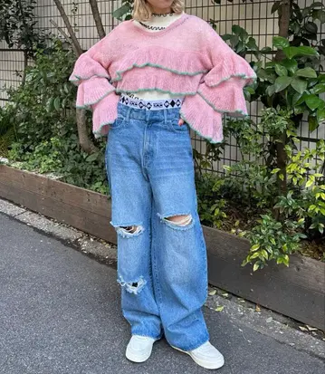 헬로 샌프란시스코 시어 배색 프릴 레이스업 니트