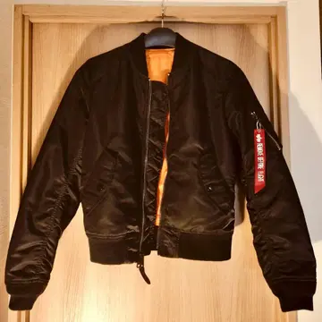 MA-1 블랙 자켓 오렌지 안감