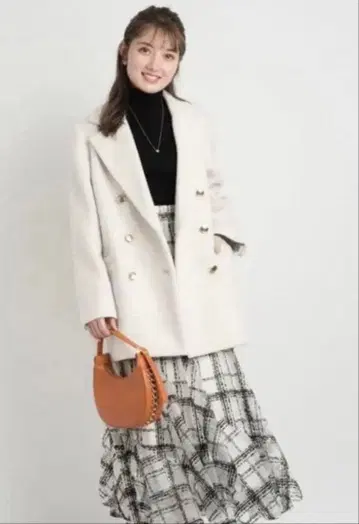 새상품급 아푸와이저 리셰 더블 테일러드 자켓 코트 화이트