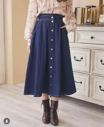 아림 데님 프론트 버튼 플레어 스커트