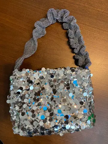 뷰티 앤 유스 스팽글 실버 파티 백