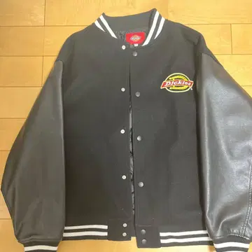Dickies 봄버 자켓 M 사이즈 블랙/그레이