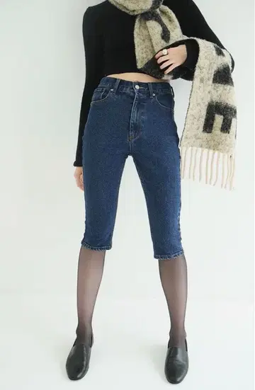 CLANE DENIM CAPRI PANTS