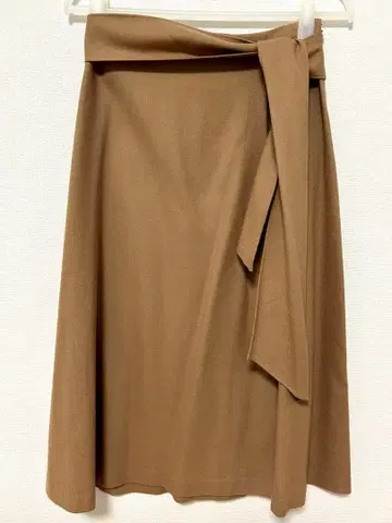 언타이틀 울 무릎 기장 플레어 스커트 클리닝 완료