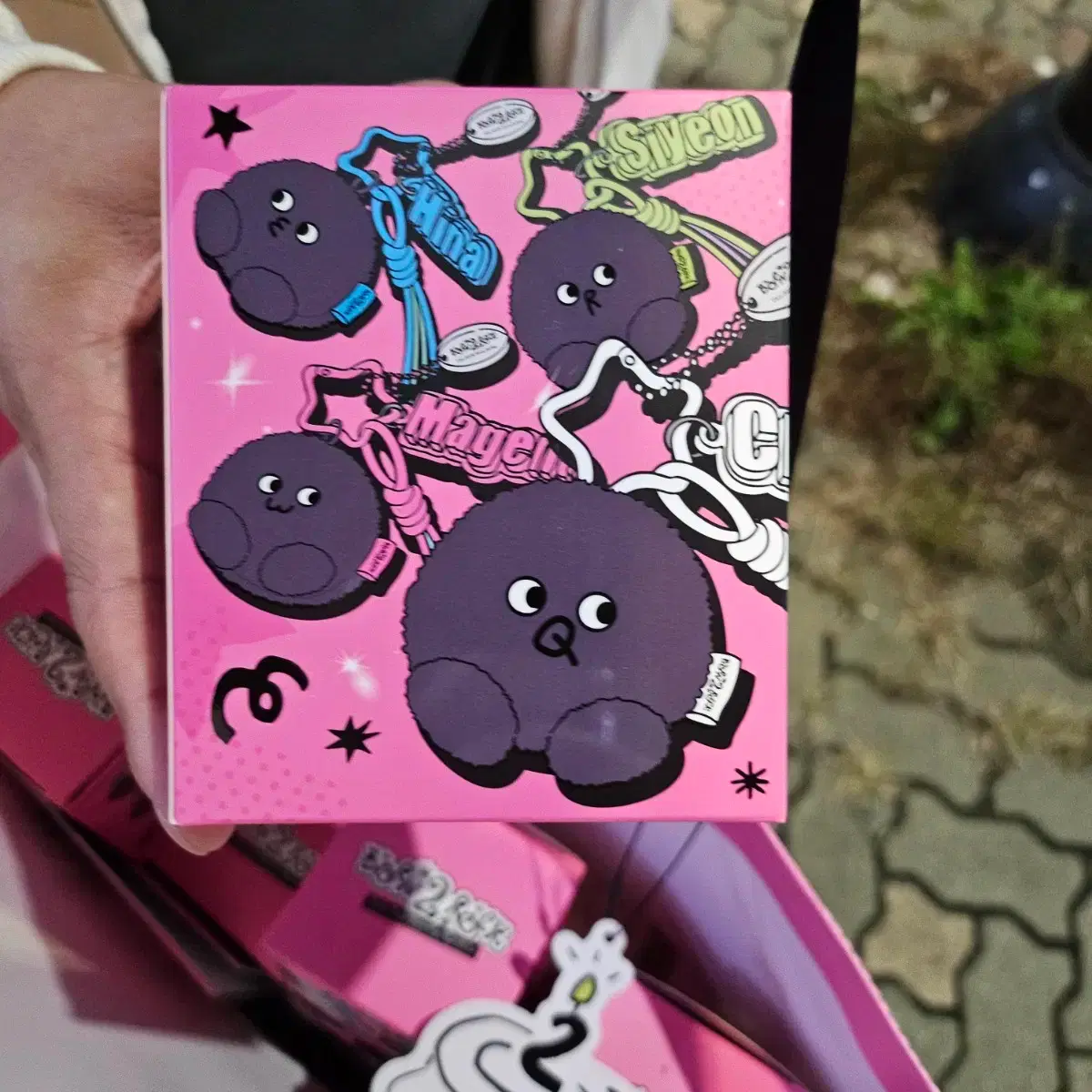 QWER | 큐더블유이알 QWER Chodan Magenta Hina Siyeon Lock Voice