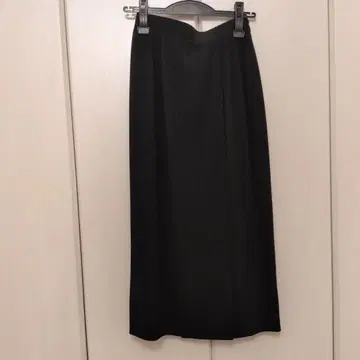 새상품급 고급 블랙 스트라이프 타이트 스커트 슬릿