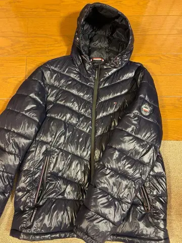 TOMMY HILFIGER 네이비 후드 부착 다운 자켓