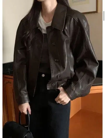 다크 브라운 가죽 숏 자켓