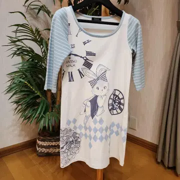 MILK: 밀크의 토끼가 귀여운 롱 티셔츠