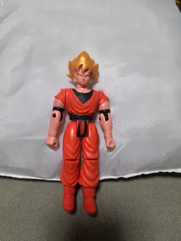 드래곤볼 손오공 액션 피규어
