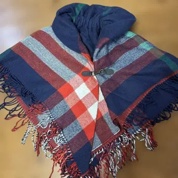 아몬드아이 체크 무늬 프린지 부착 스톨